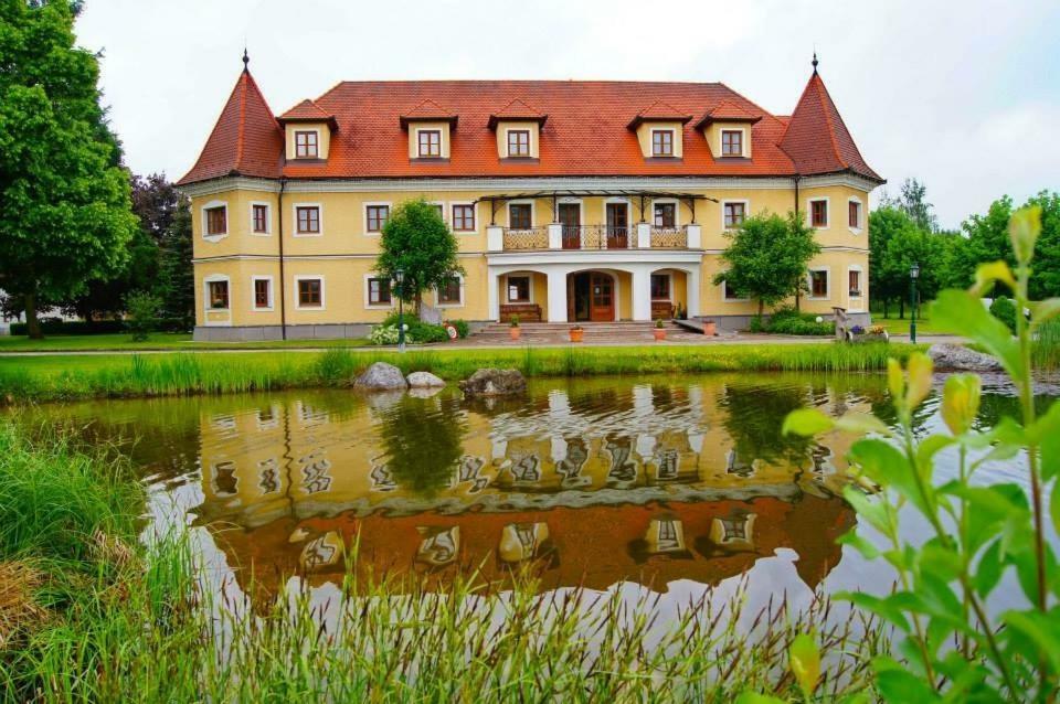 Almtalhotel Appartements In Pettenbach Exterior foto
