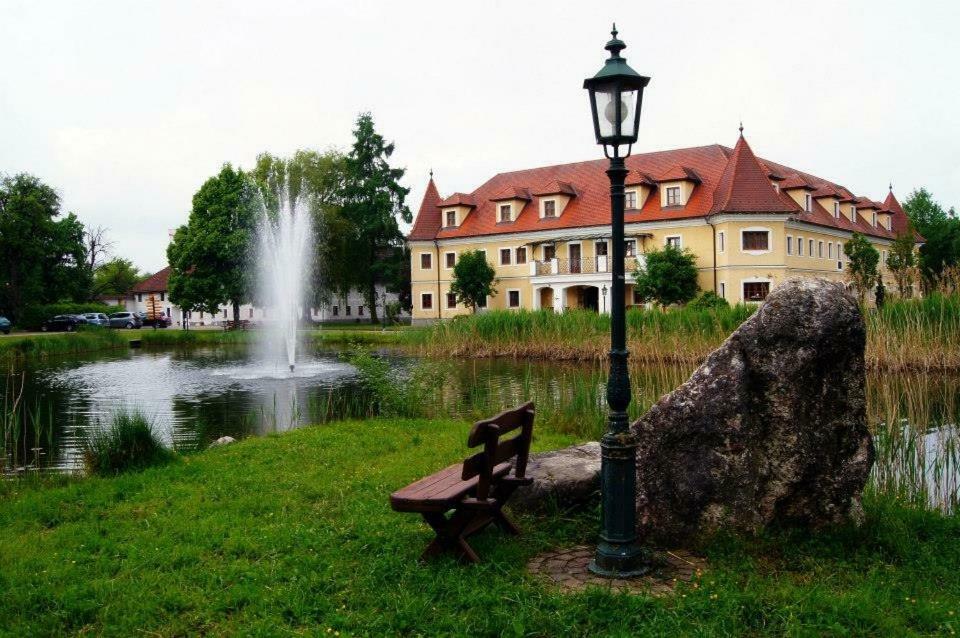 Almtalhotel Appartements In Pettenbach Exterior foto