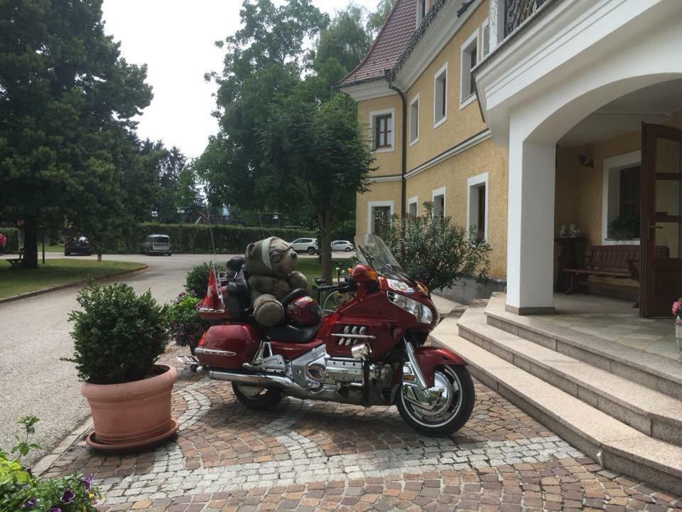 Almtalhotel Appartements In Pettenbach Exterior foto